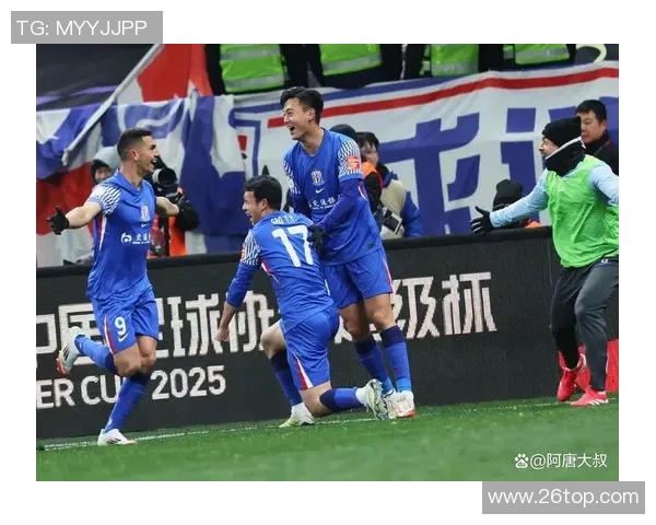 上海申花与山东鲁能激战正酣谁能在这场对决中笑到最后